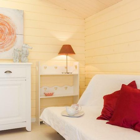 Oliwood Beach Villa Олива Екстериор снимка