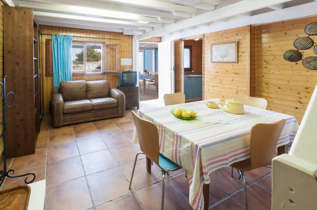 Oliwood Beach Villa Олива Екстериор снимка